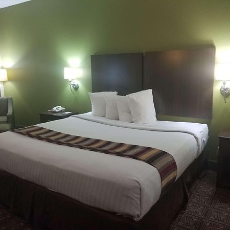 Best Western Rayne Inn Bagian luar foto