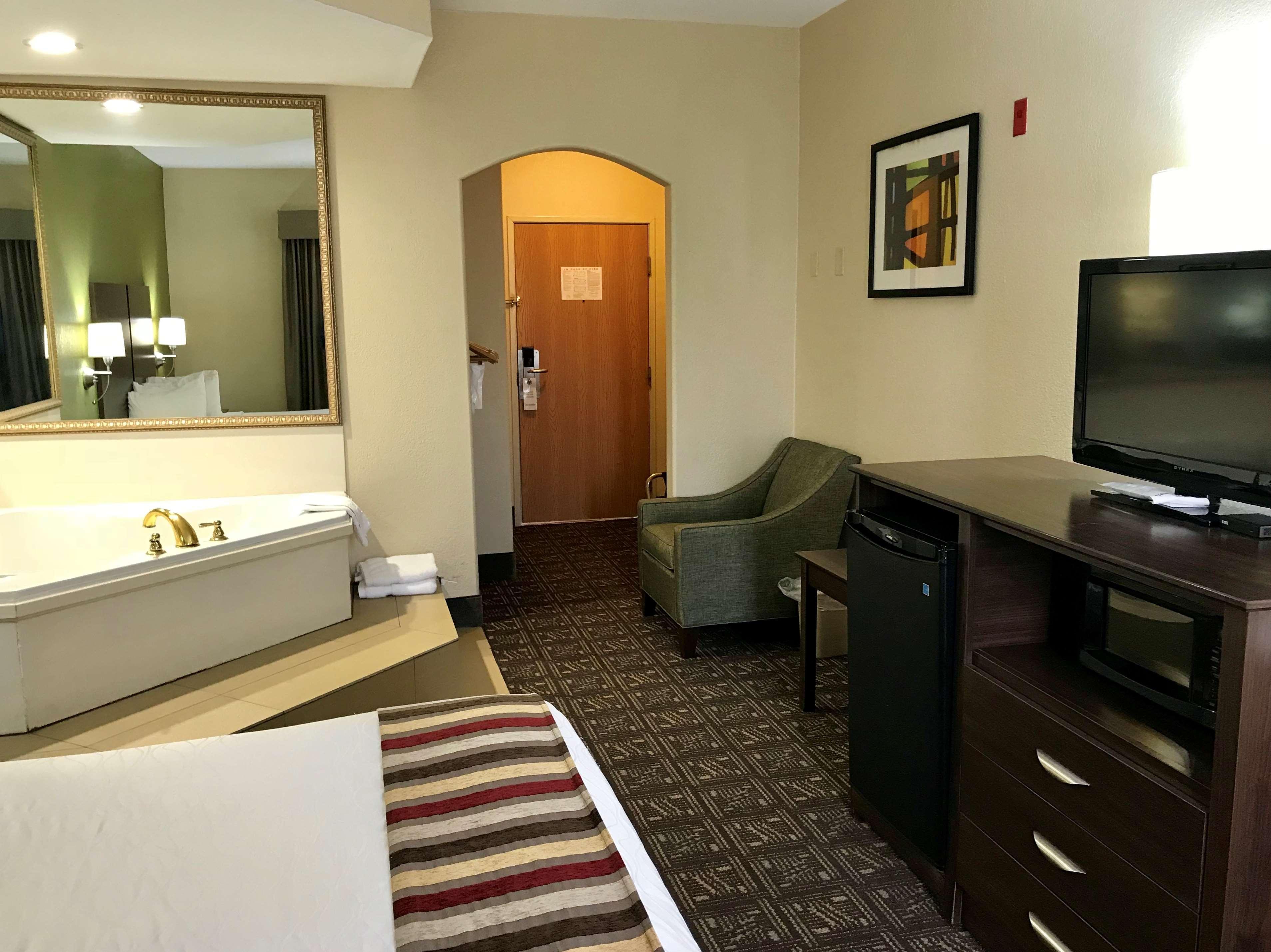 Best Western Rayne Inn Bagian luar foto