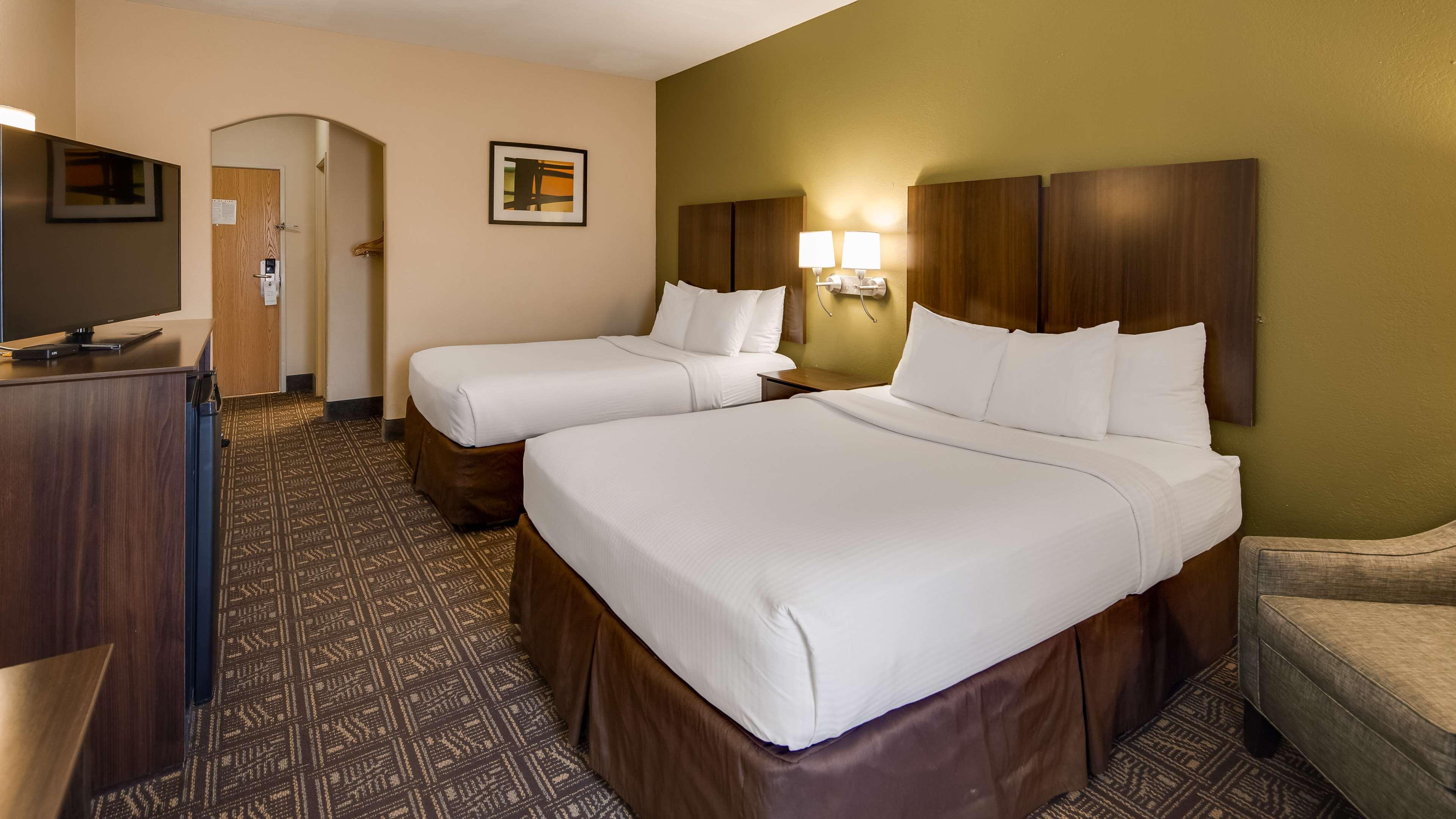 Best Western Rayne Inn Bagian luar foto
