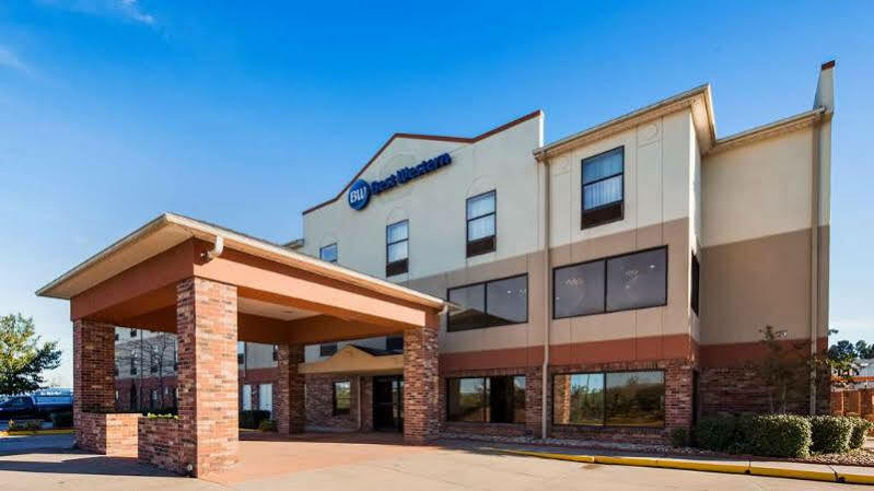 Best Western Rayne Inn Bagian luar foto